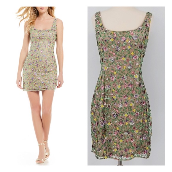 Gianni Bini Dresses & Skirts - Gianni Bini Sequin Floral Sheath Sleeveless Dress